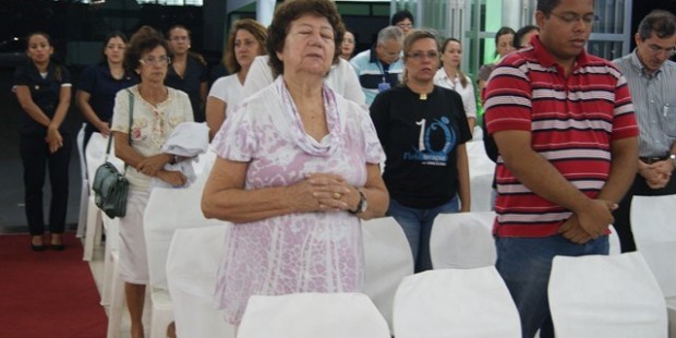 Participantes em momento de reflexão