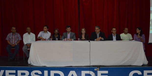 Composição de mesa para a abertura da Capacitação de Professores de Educação Física 