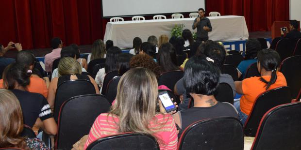 Participação dos profissionais na apresentação do projeto.