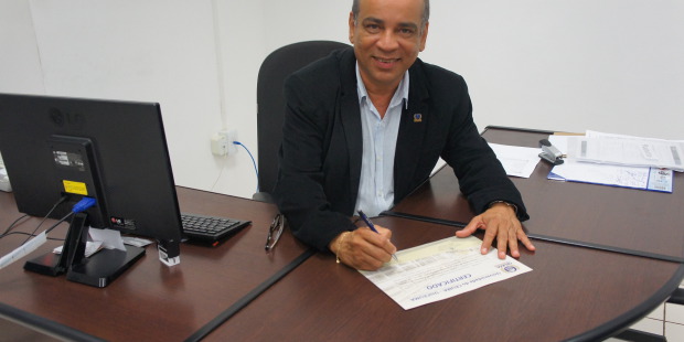 Prof. Sylvio Rogério Araújo Santos, egresso da primeira turma do curso de Ciências Contábeis, campus Renascença, é gestor do campus Imperatriz. 